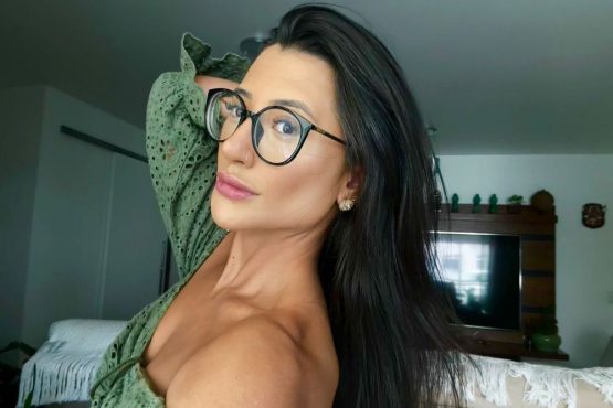 Julia Ferrari | Mulheres