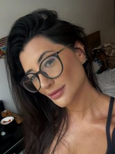 Julia Ferrari | Mulheres