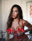 Mikaela | Mulheres
