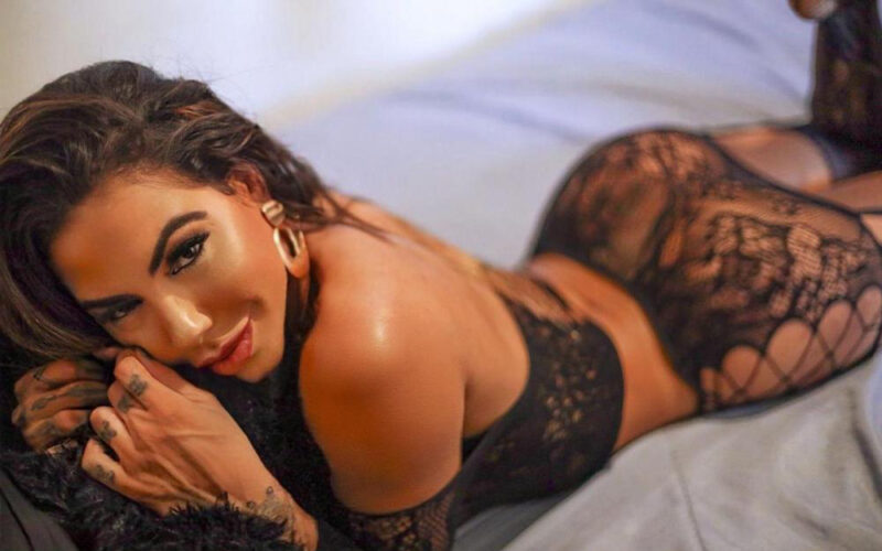 Mikaela | Mulheres