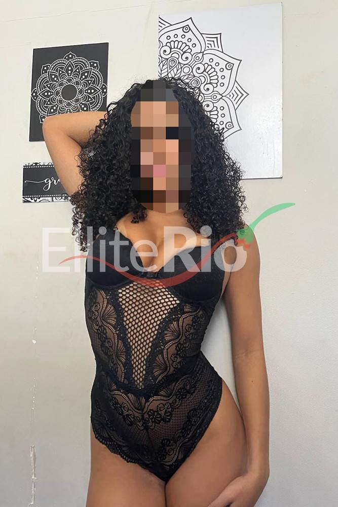 Bella Dias | Mulheres