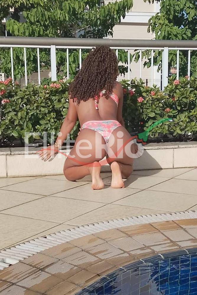 Isa Barra | Mulheres