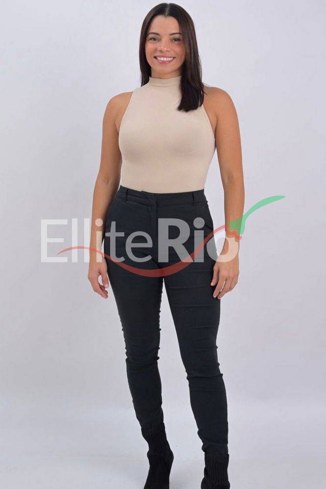 Adriana Linares | Mulheres Adriana Linares | Mulheres