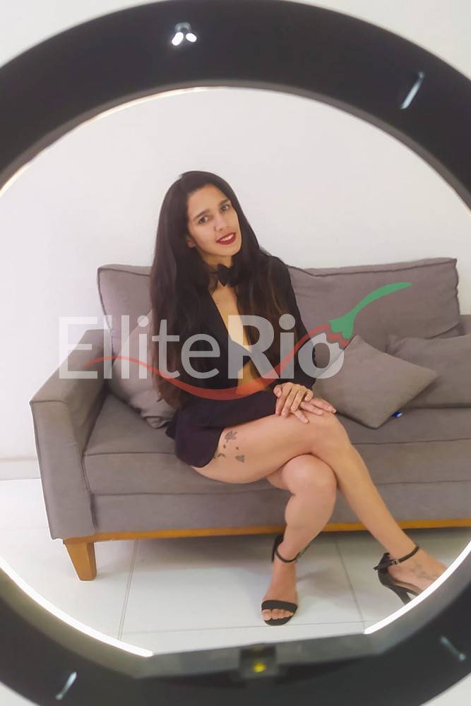 Julia Caxias | Mulheres Julia Caxias | Mulheres