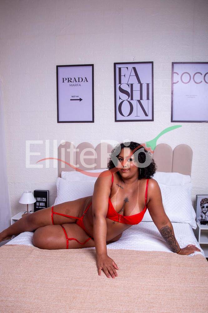 Maya Prado | Mulheres