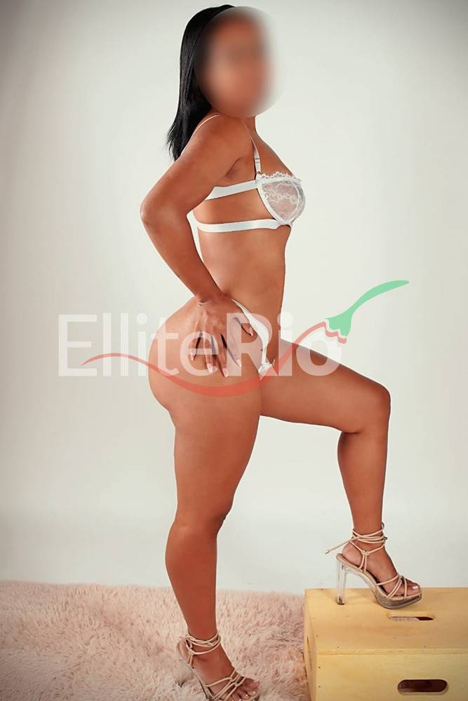 Ayla Anne | Mulheres