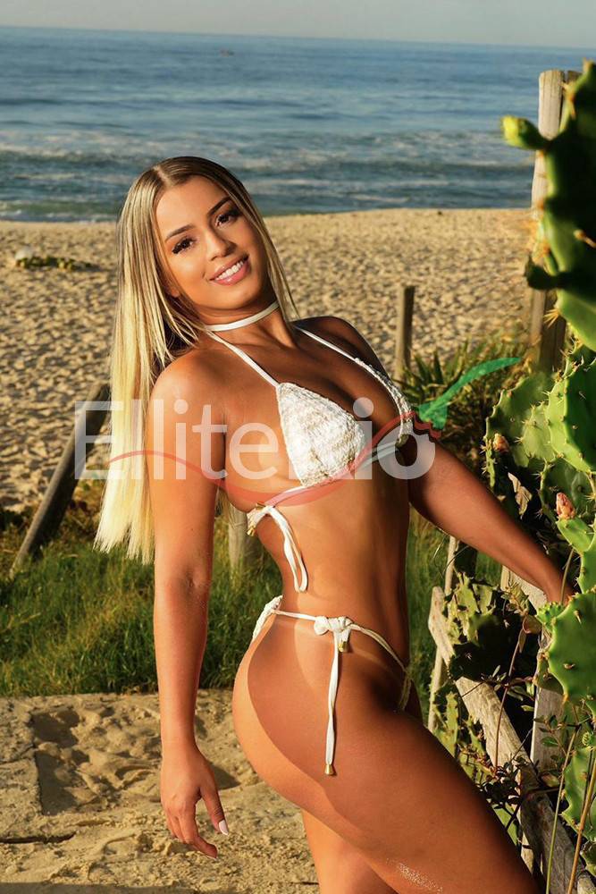 Larissa Veena | Mulheres