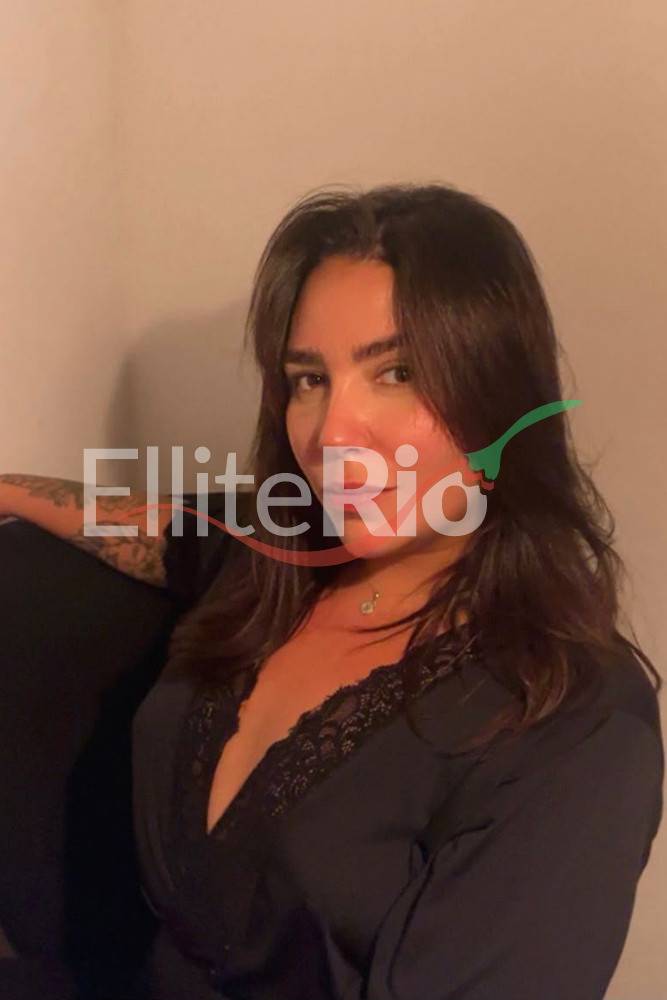 Fernanda B | Mulheres Fernanda B | Mulheres